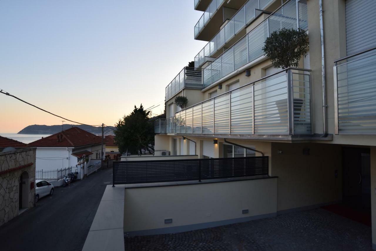 Poggio Fiorito Apartments Alassio Exterior photo